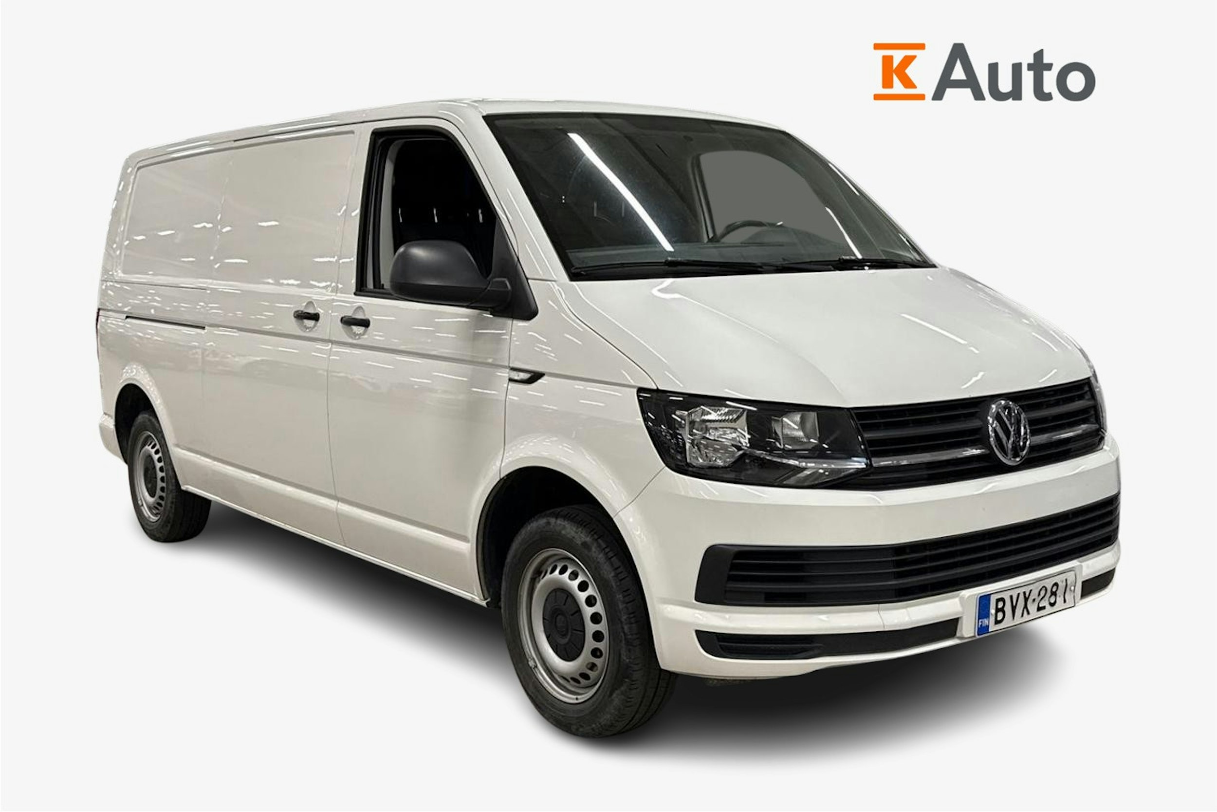 valkoinen Volkswagen Transporter 2019 kuva 1.