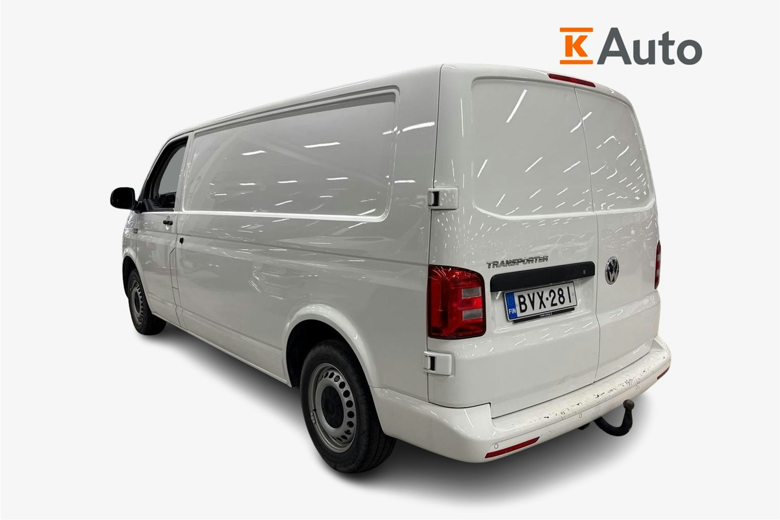 valkoinen Volkswagen Transporter 2019 kuva 2.