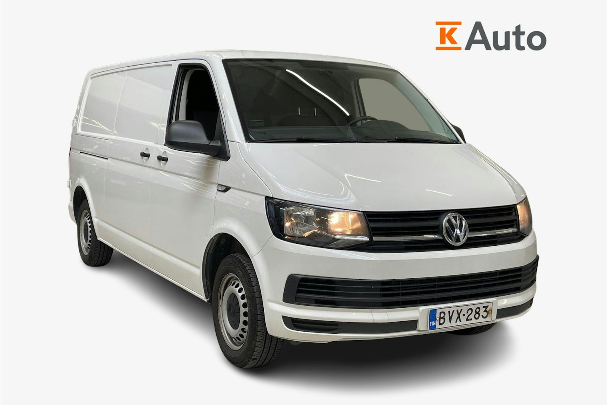 valkoinen Volkswagen Transporter 2019 kuva 1.