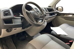 valkoinen Volkswagen Transporter 2019 kuva 3.