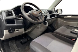 valkoinen Volkswagen Transporter 2019 kuva 3.