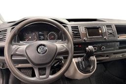valkoinen Volkswagen Transporter 2019 kuva 9.