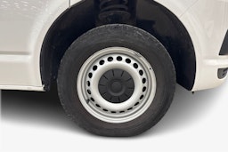 valkoinen Volkswagen Transporter 2019 kuva 12.