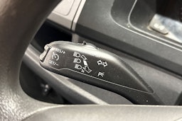 valkoinen Volkswagen Transporter 2019 kuva 17.