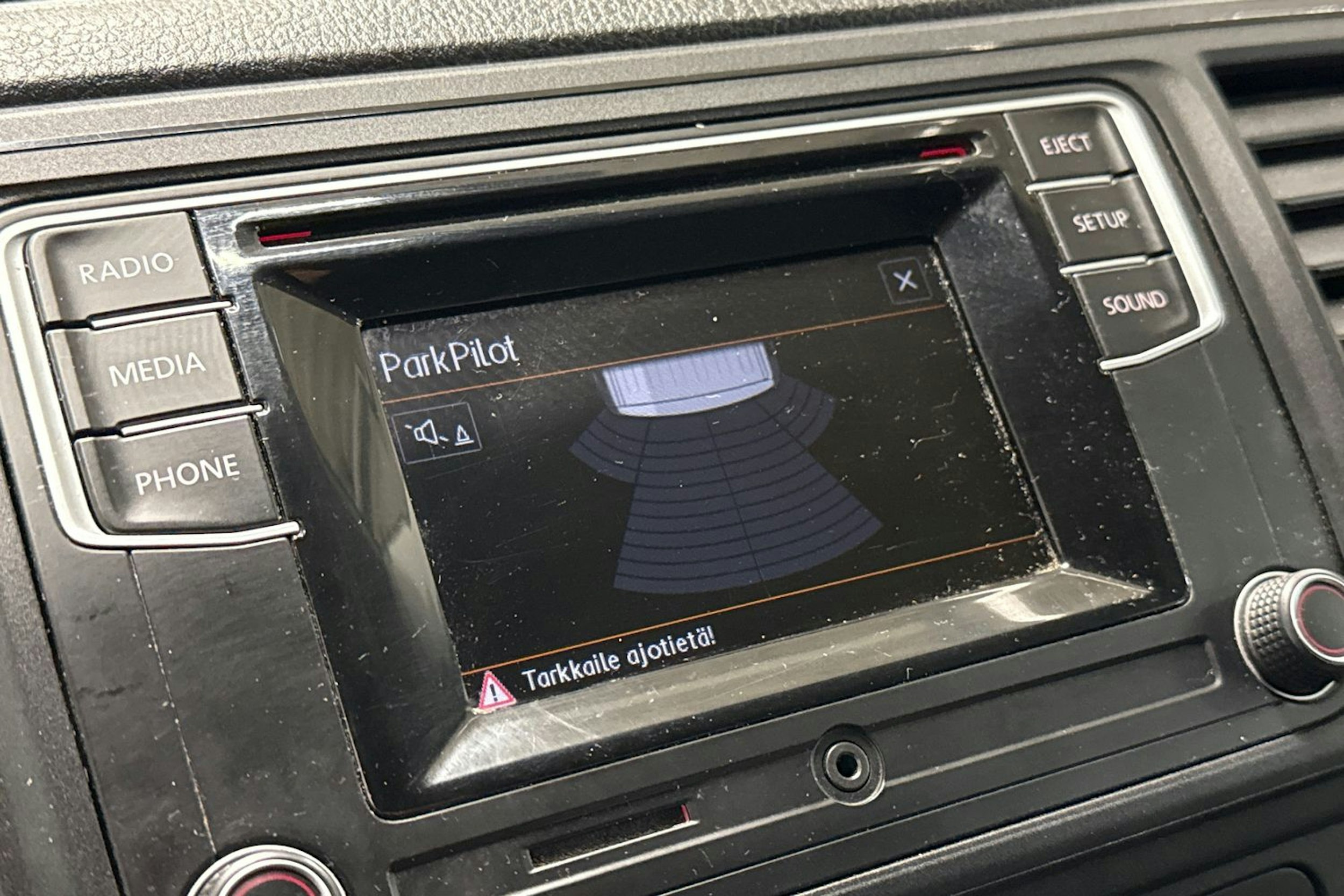 valkoinen Volkswagen Transporter 2019 kuva 22.