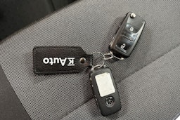 valkoinen Volkswagen Transporter 2019 kuva 23.