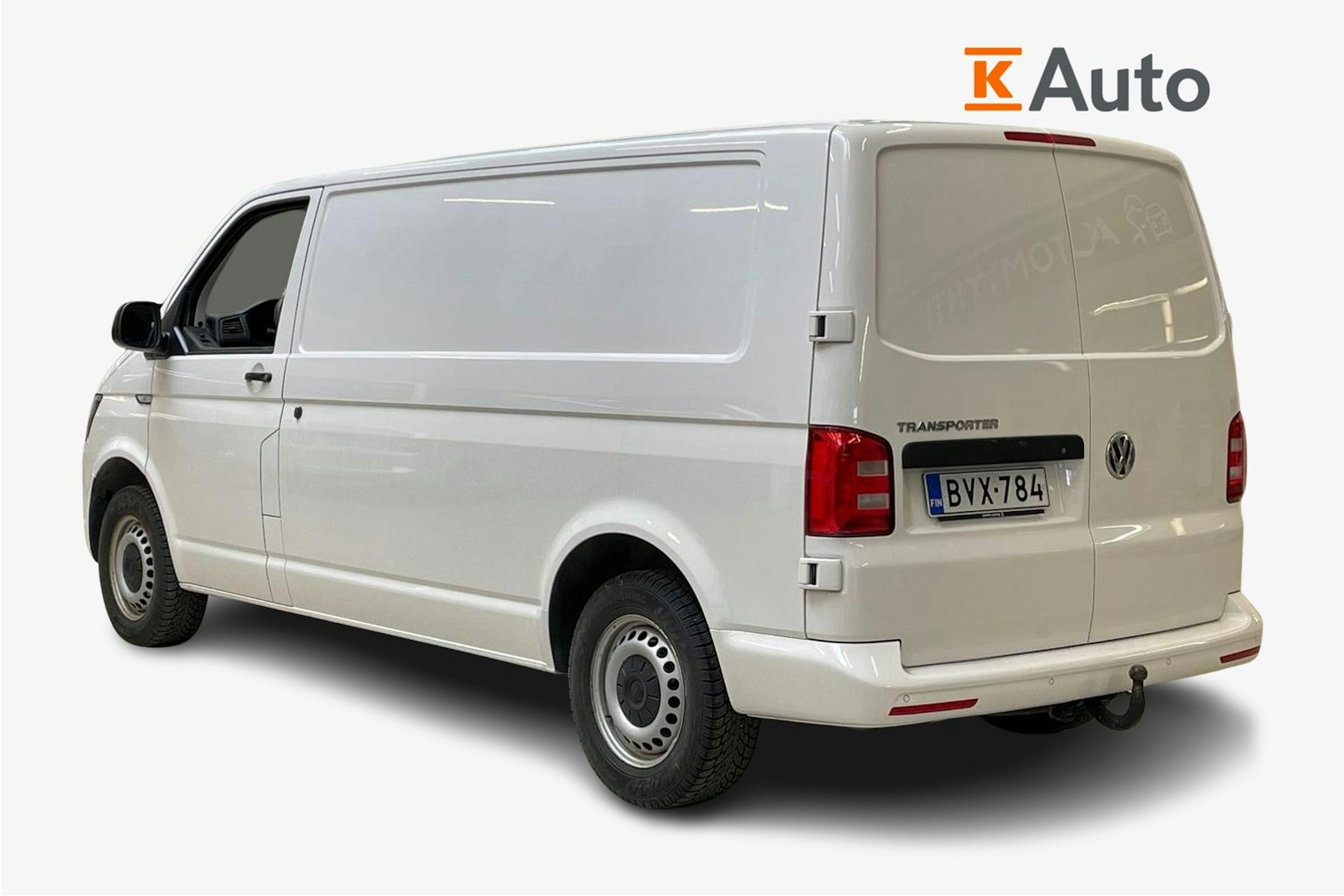 valkoinen Volkswagen Transporter 2019 kuva 2.