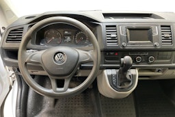 valkoinen Volkswagen Transporter 2019 kuva 9.