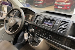 valkoinen Volkswagen Transporter 2019 kuva 13.