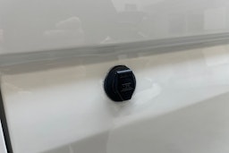 valkoinen Volkswagen Transporter 2019 kuva 17.