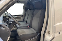 valkoinen Volkswagen Transporter 2019 kuva 8.