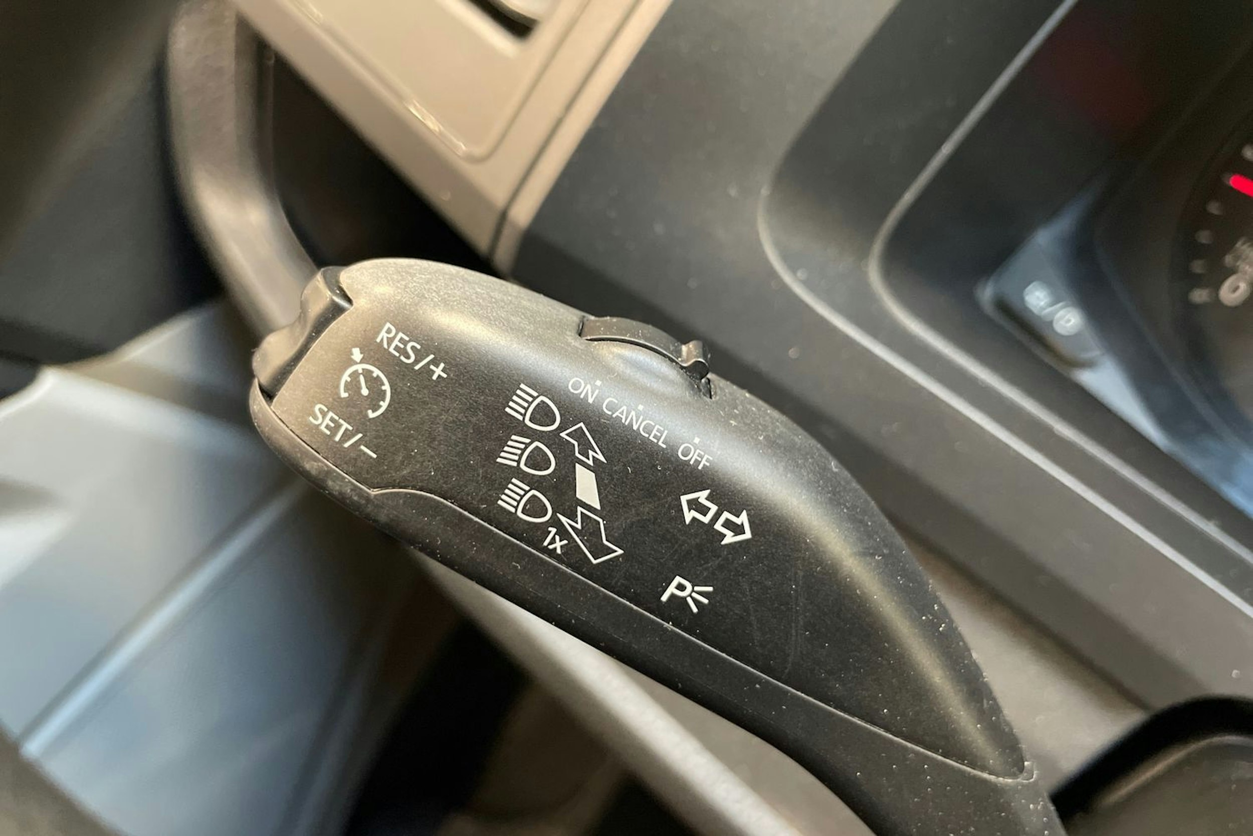 valkoinen Volkswagen Transporter 2019 kuva 22.