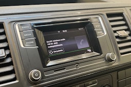 valkoinen Volkswagen Transporter 2019 kuva 25.