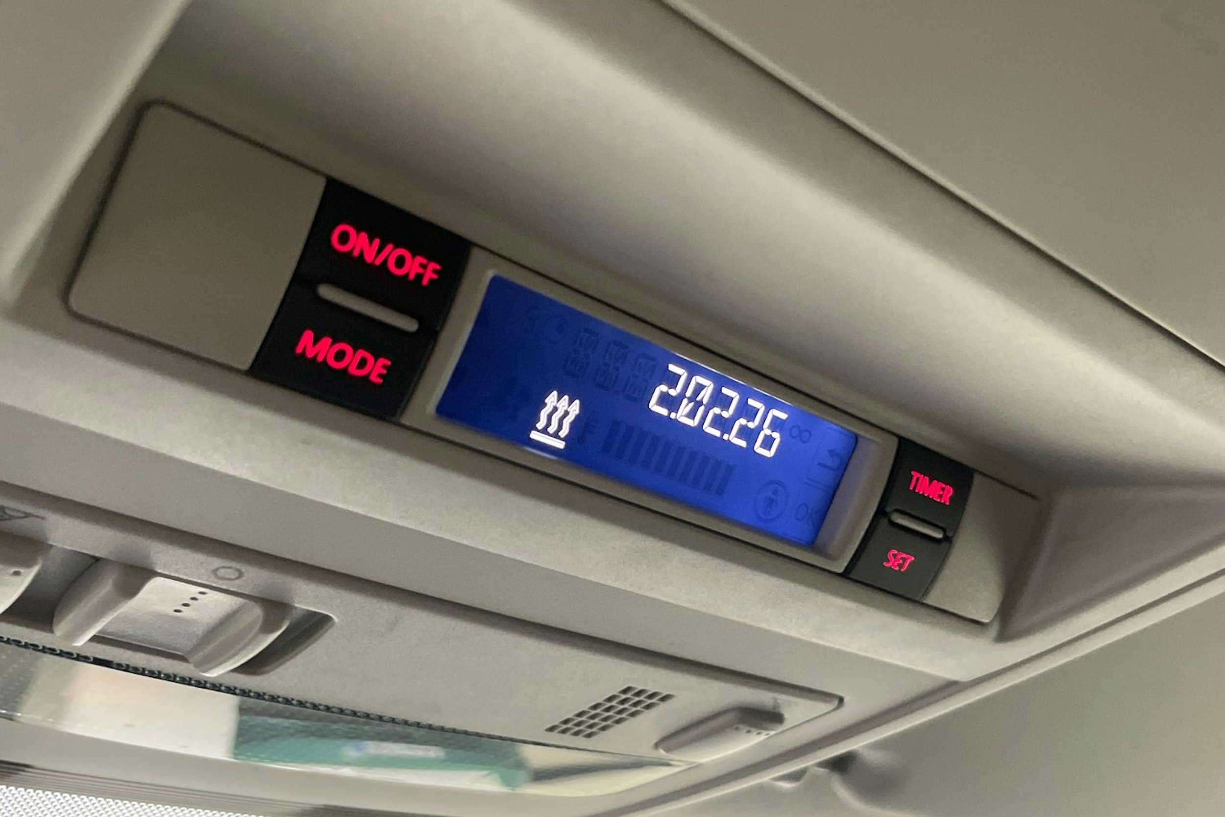 valkoinen Volkswagen Transporter 2019 kuva 31.