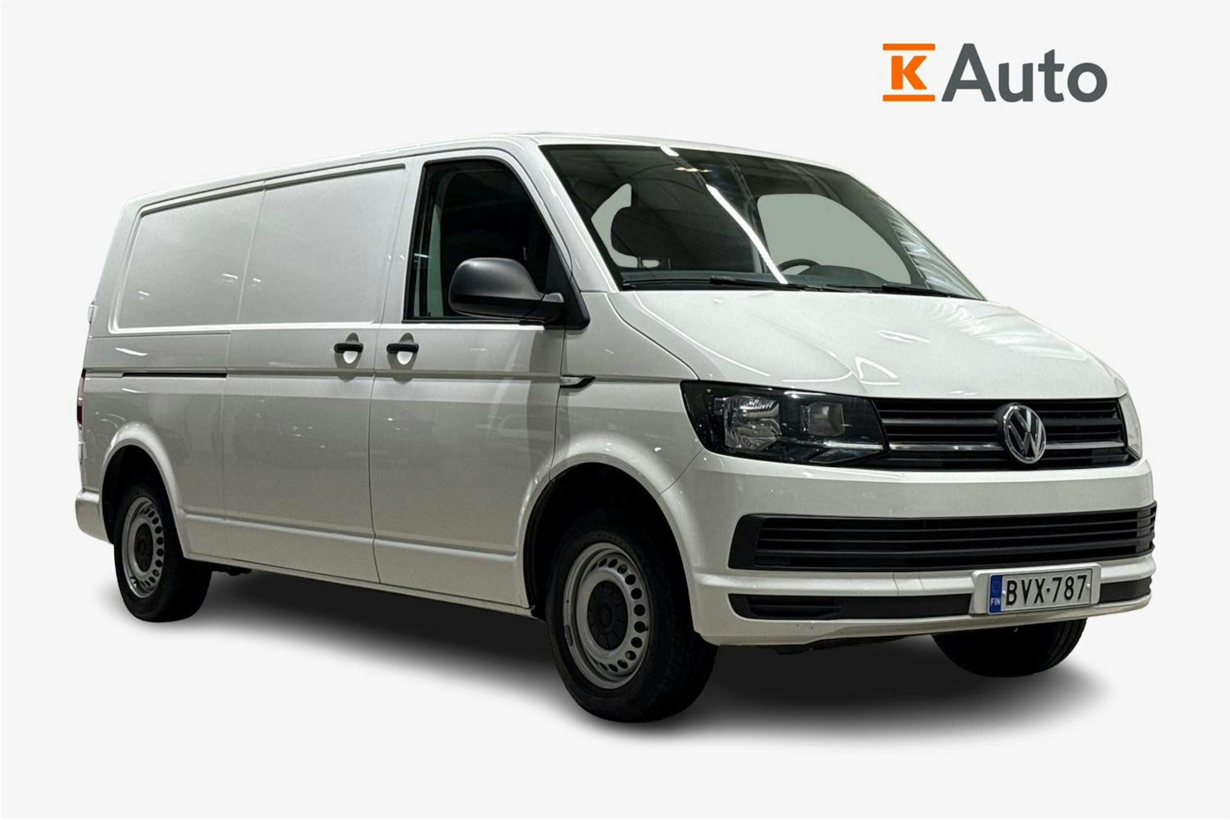 Valkoinen Volkswagen Transporter 2019 kuva 1.