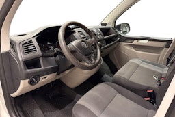 Valkoinen Volkswagen Transporter 2019 kuva 7.