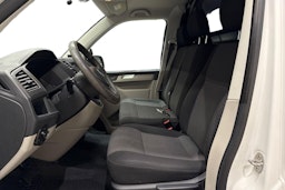 Valkoinen Volkswagen Transporter 2019 kuva 10.