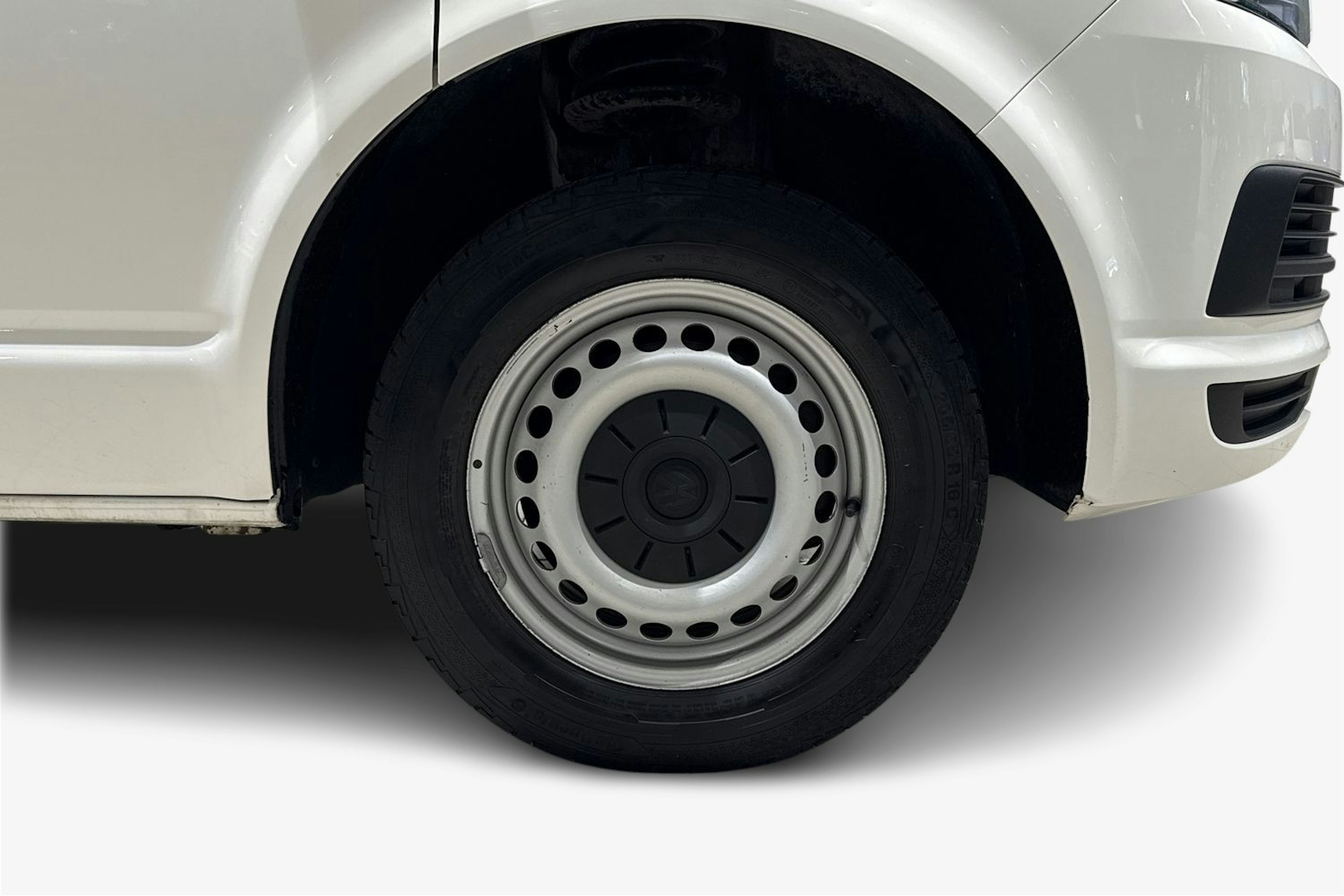 Valkoinen Volkswagen Transporter 2019 kuva 11.