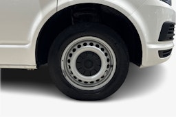 Valkoinen Volkswagen Transporter 2019 kuva 11.