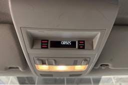Valkoinen Volkswagen Transporter 2019 kuva 18.