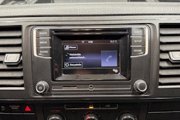 Valkoinen Volkswagen Transporter 2019 kuva 20.