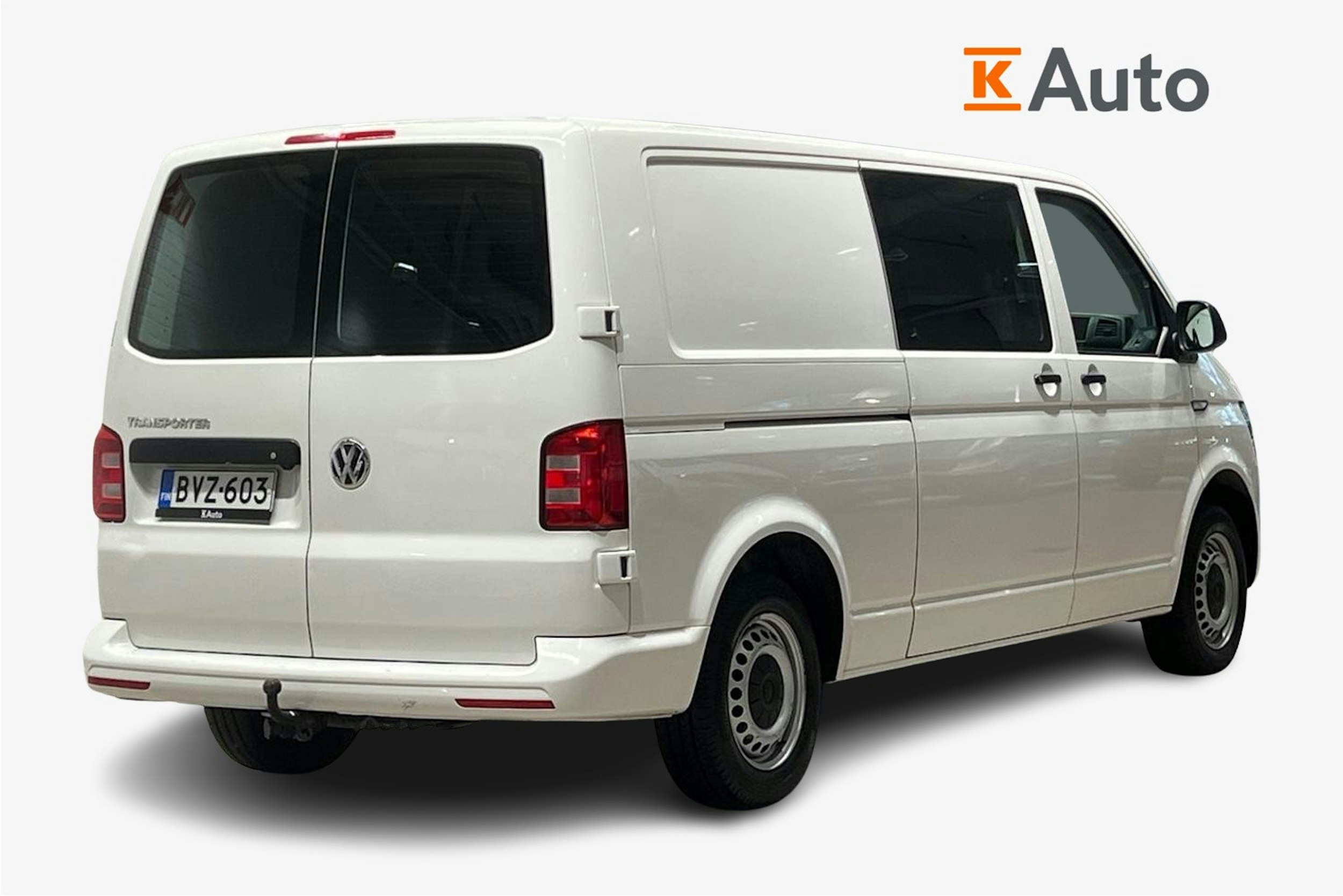 valkoinen Volkswagen Transporter 2019 kuva 2.