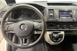 valkoinen Volkswagen Transporter 2019 kuva 9.