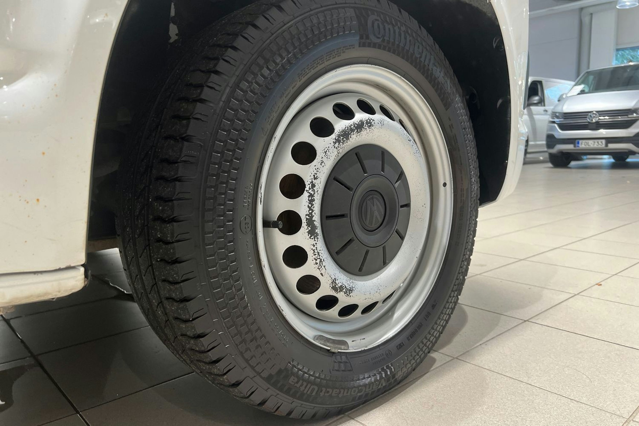 valkoinen Volkswagen Transporter 2019 kuva 11.