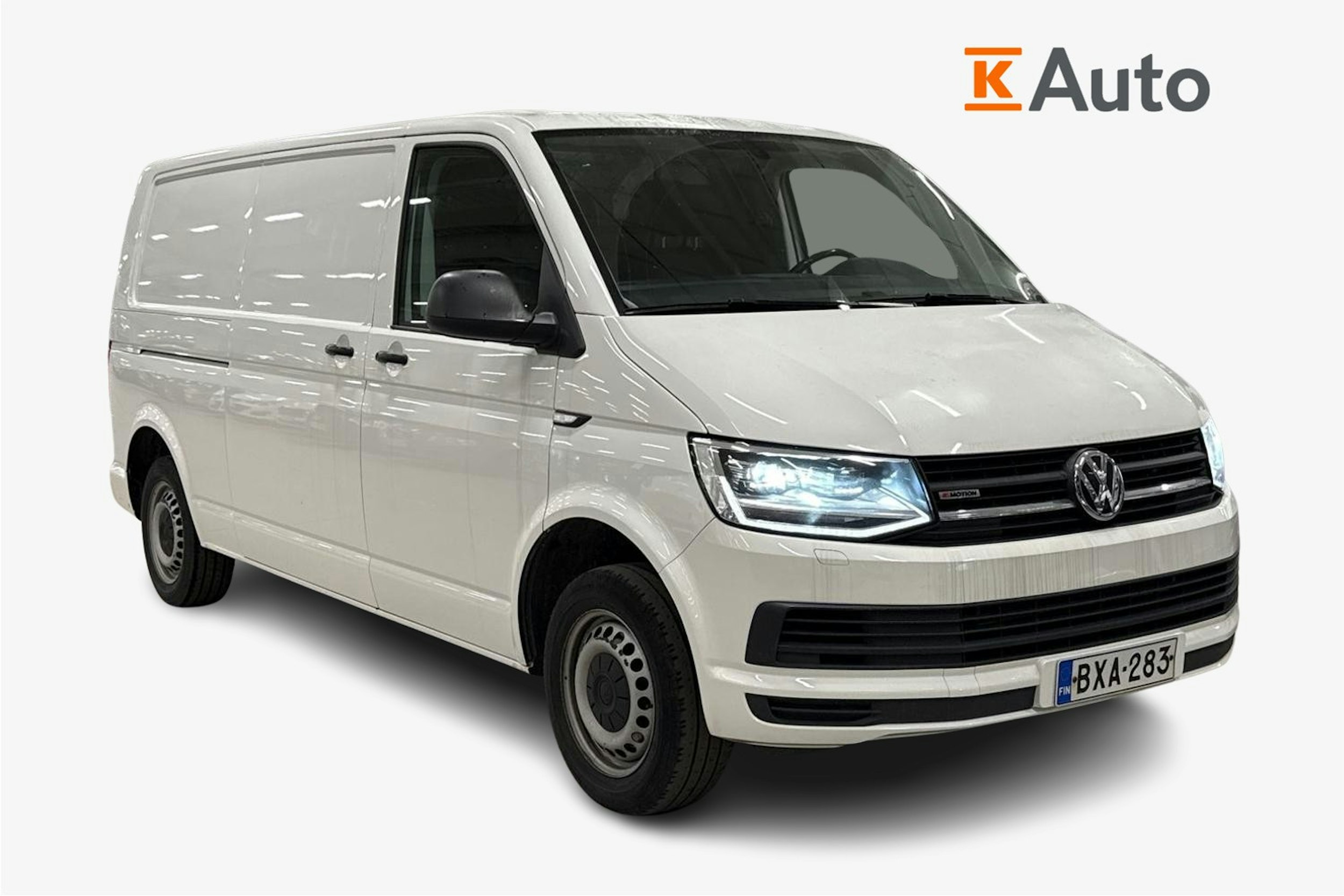 valkoinen Volkswagen Transporter 2019 kuva 1.
