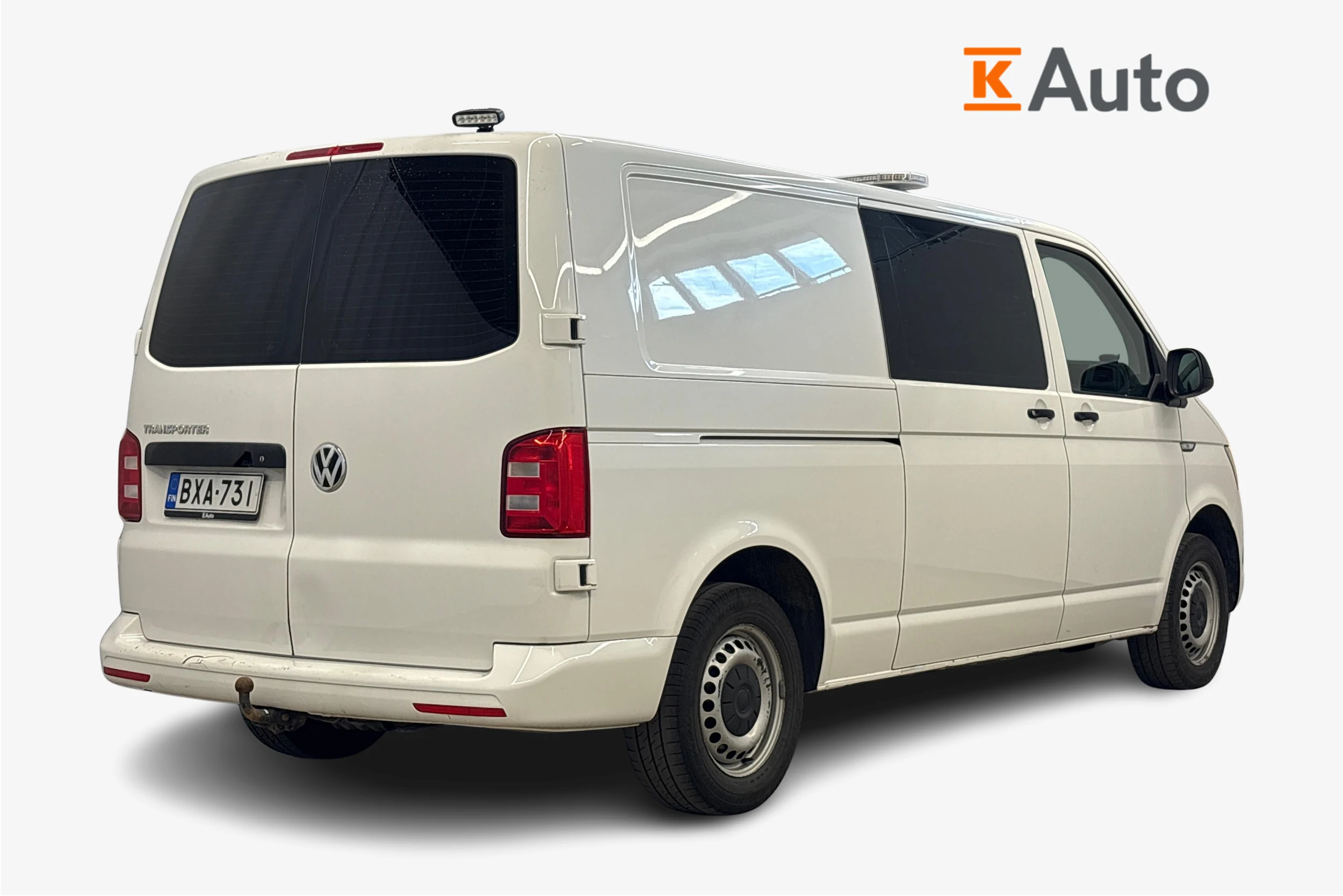 valkoinen Volkswagen Transporter 2019 kuva 2.