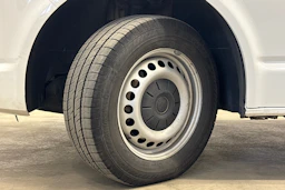 valkoinen Volkswagen Transporter 2019 kuva 19.