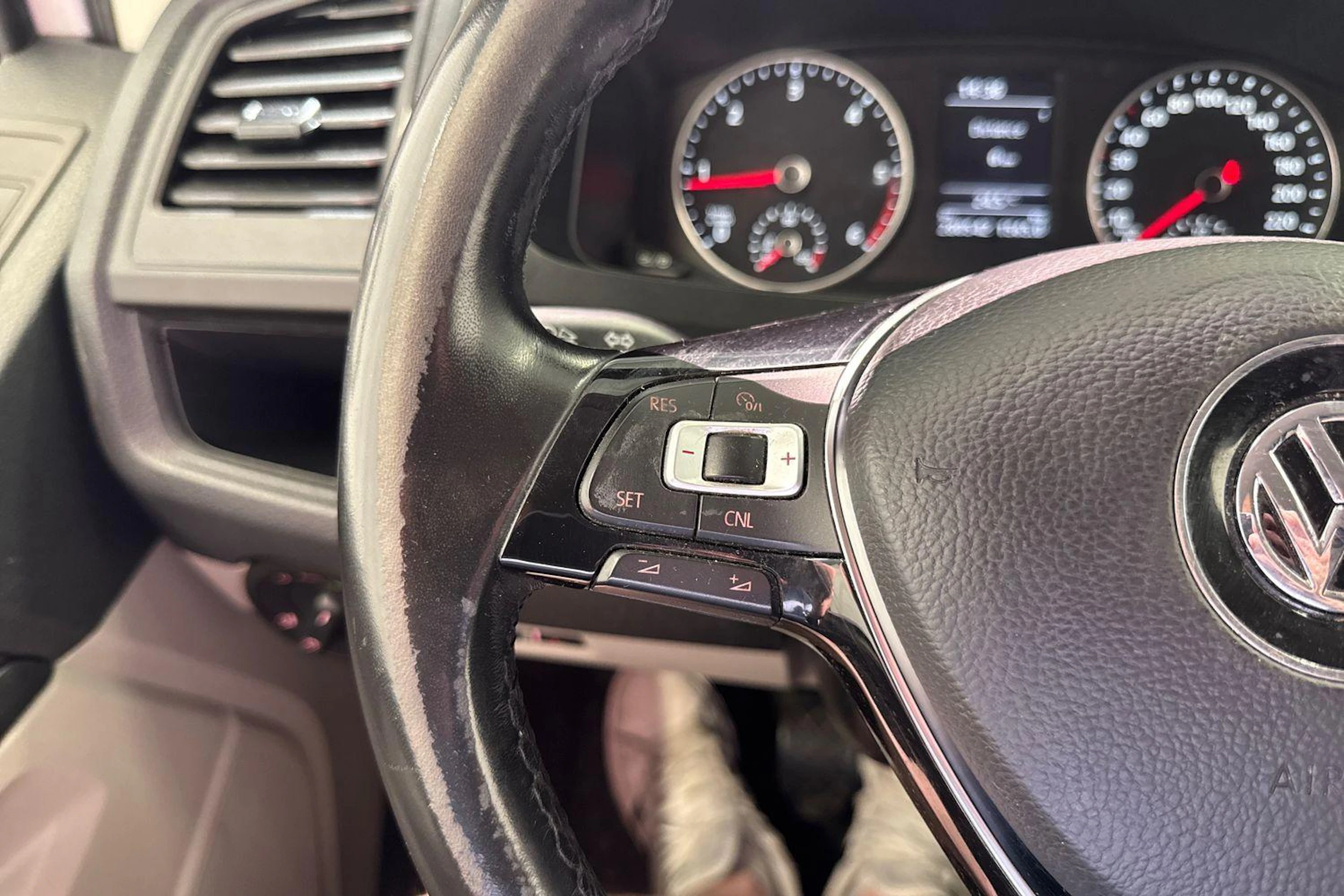 hopea Volkswagen Transporter 2019 kuva 8.