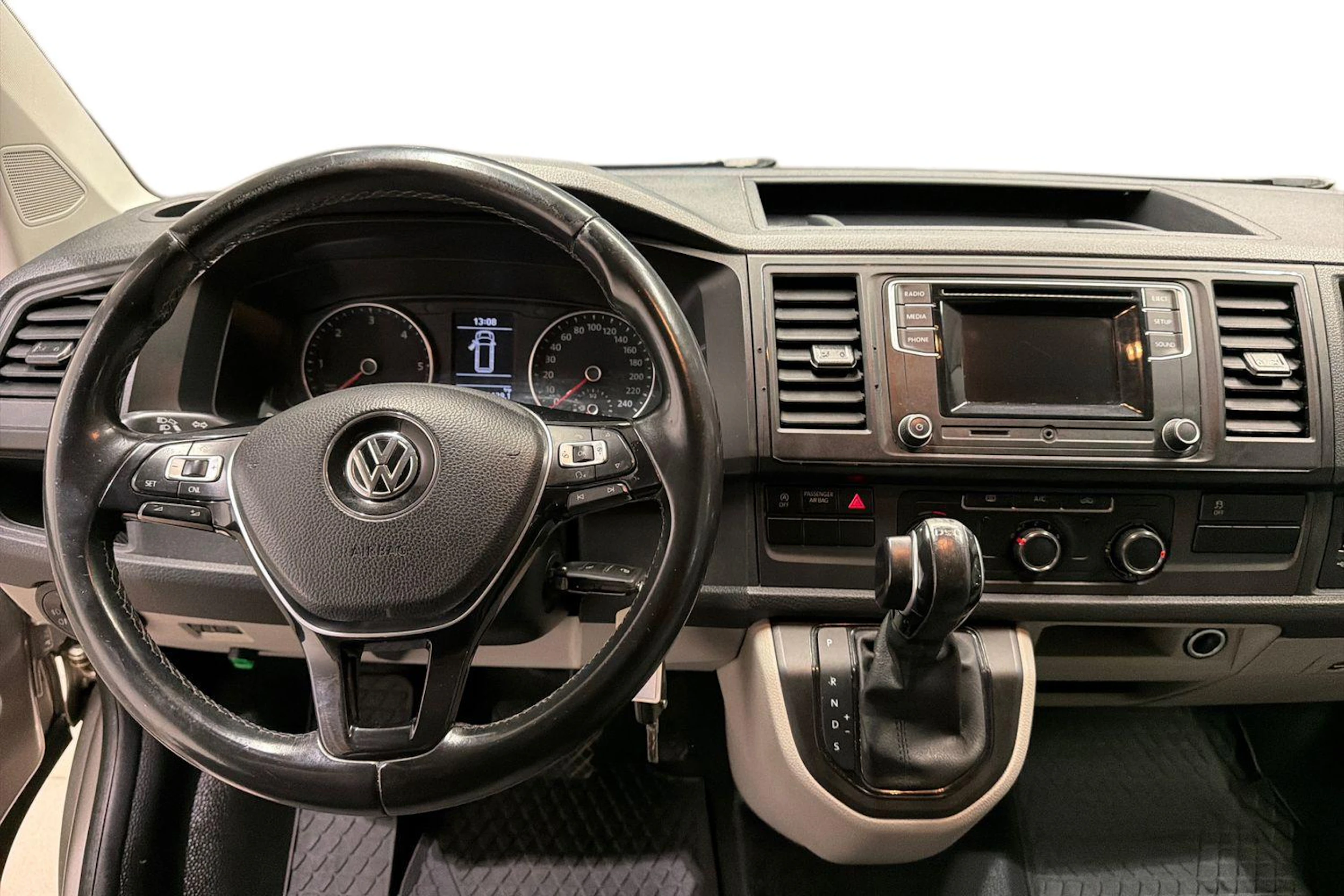 Ruskea (beige) Volkswagen TRANSPORTER 2019 kuva 9.