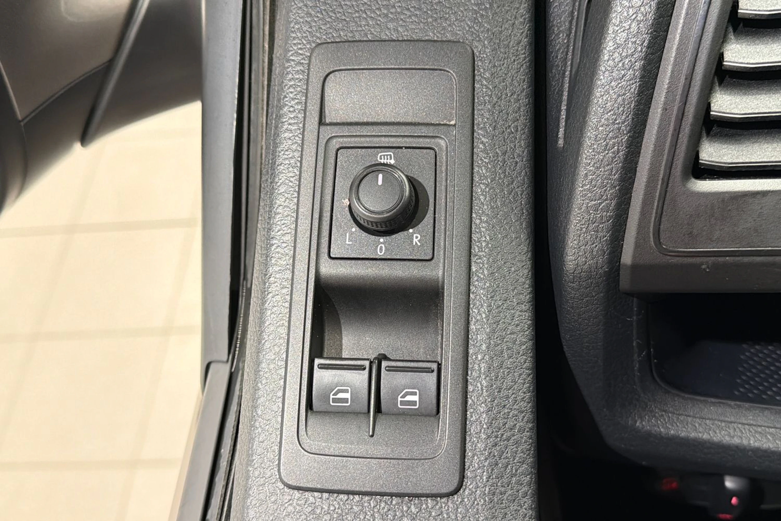 Ruskea (beige) Volkswagen TRANSPORTER 2019 kuva 15.