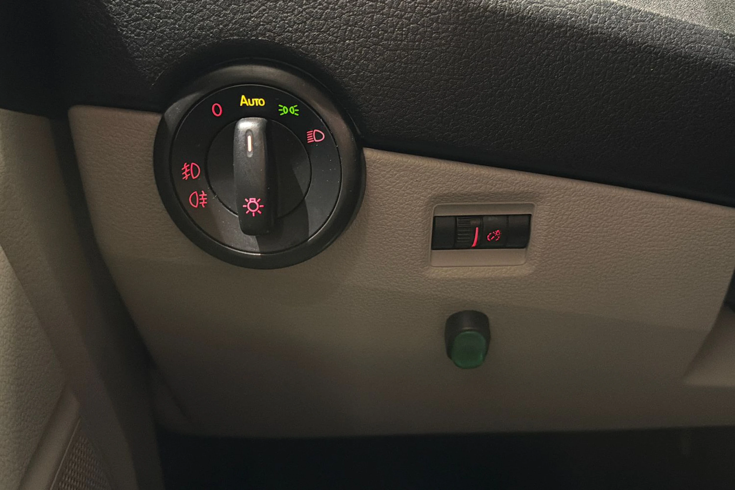 Ruskea (beige) Volkswagen TRANSPORTER 2019 kuva 16.