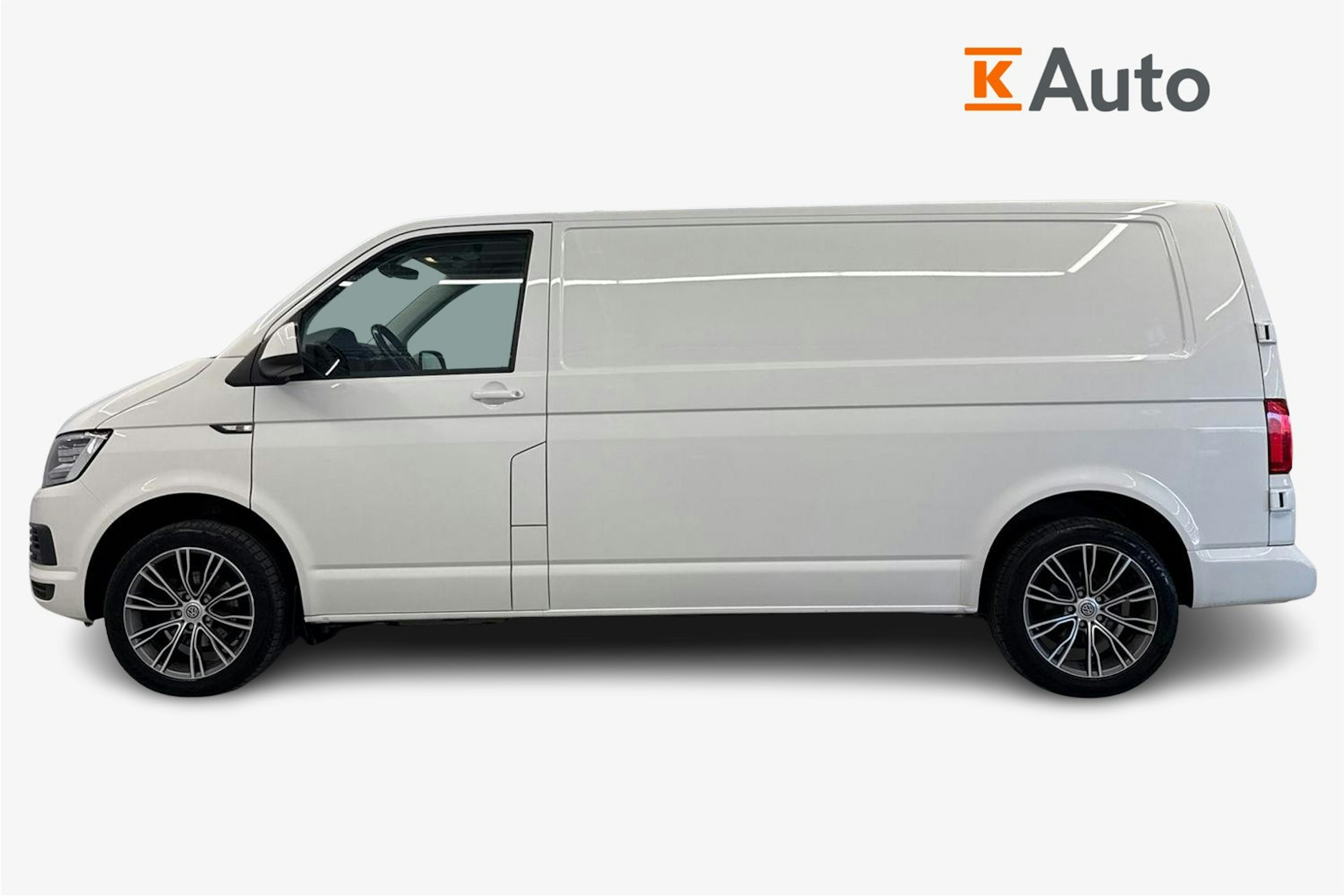 valkoinen Volkswagen Transporter 2019 kuva 6.