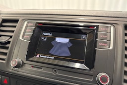 valkoinen Volkswagen Transporter 2019 kuva 19.