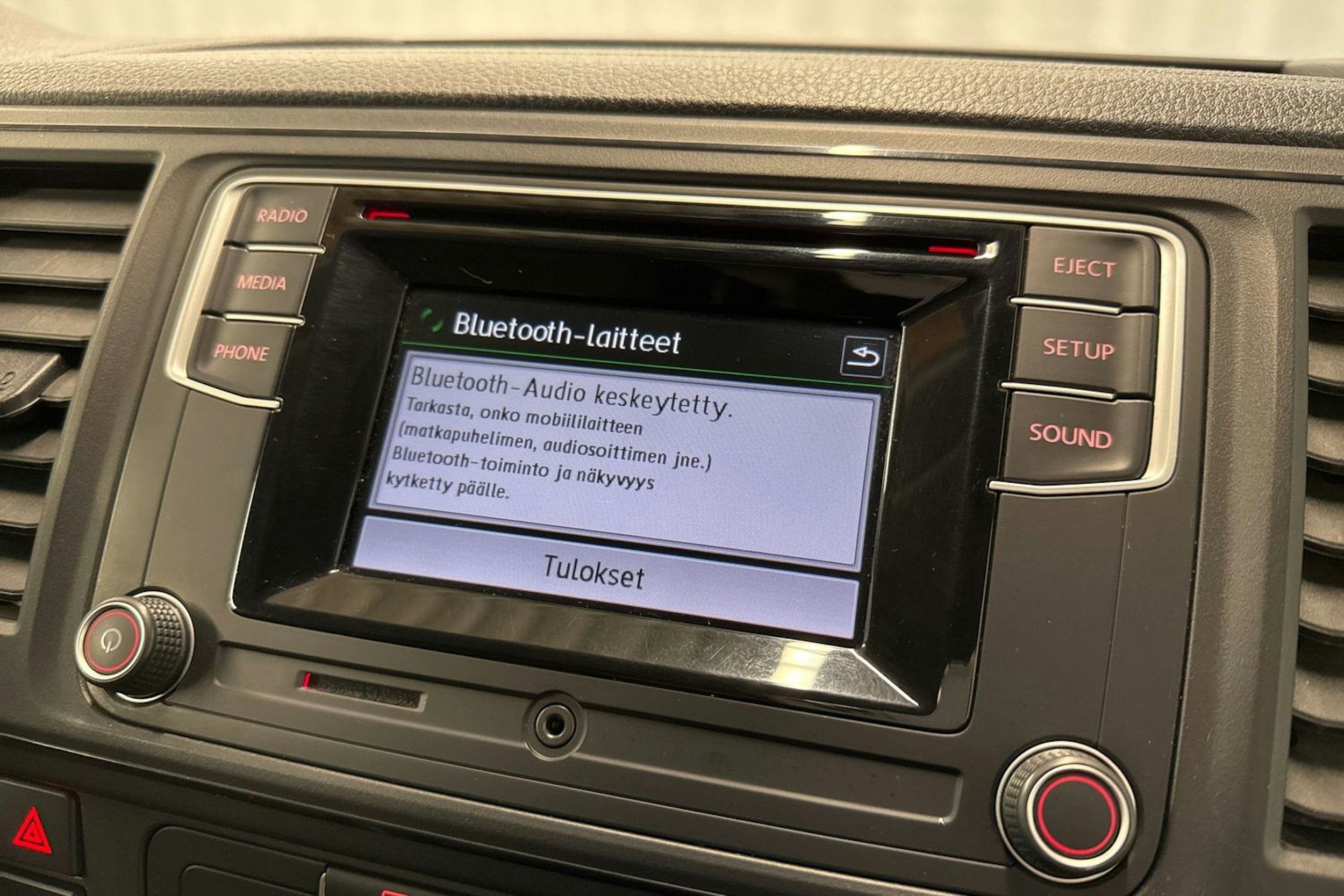 valkoinen Volkswagen Transporter 2019 kuva 20.