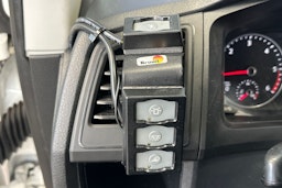 valkoinen Volkswagen Transporter 2019 kuva 15.