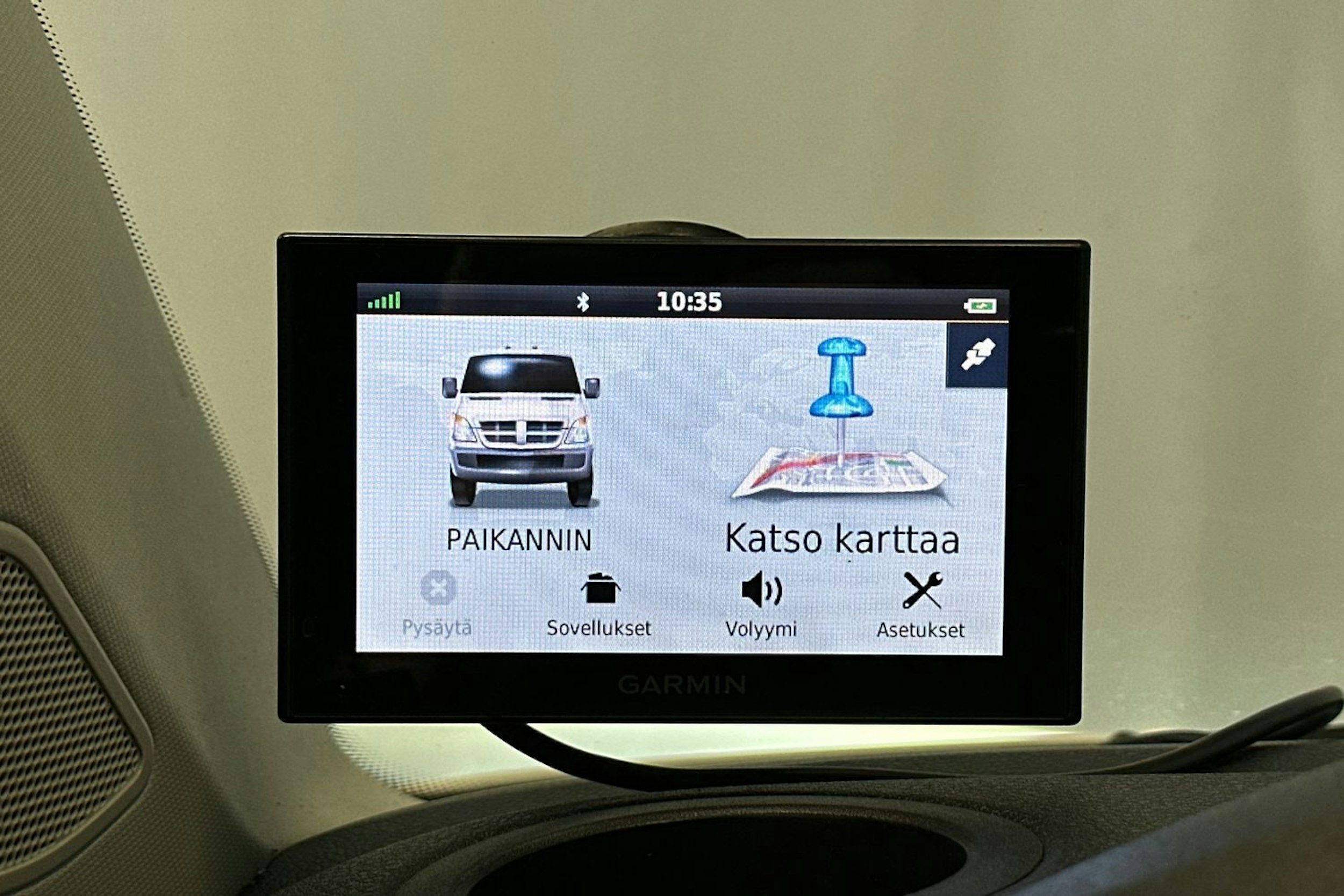 valkoinen Volkswagen Transporter 2019 kuva 16.