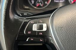 valkoinen Volkswagen Transporter 2019 kuva 17.