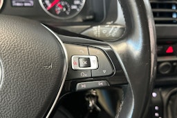 valkoinen Volkswagen Transporter 2019 kuva 18.