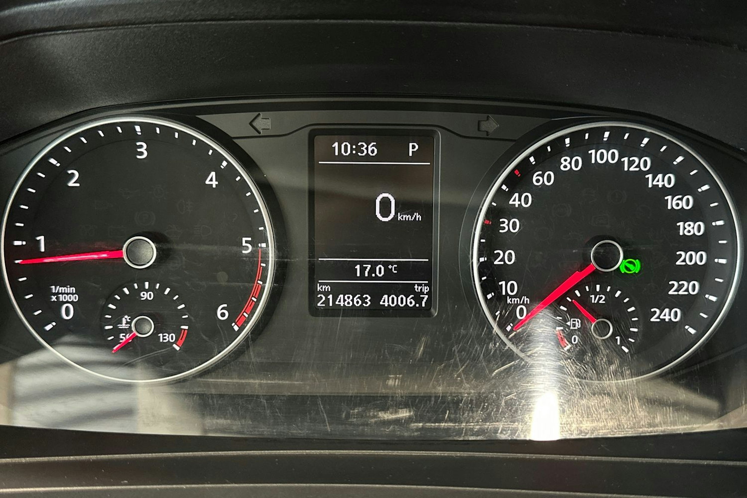 valkoinen Volkswagen Transporter 2019 kuva 19.
