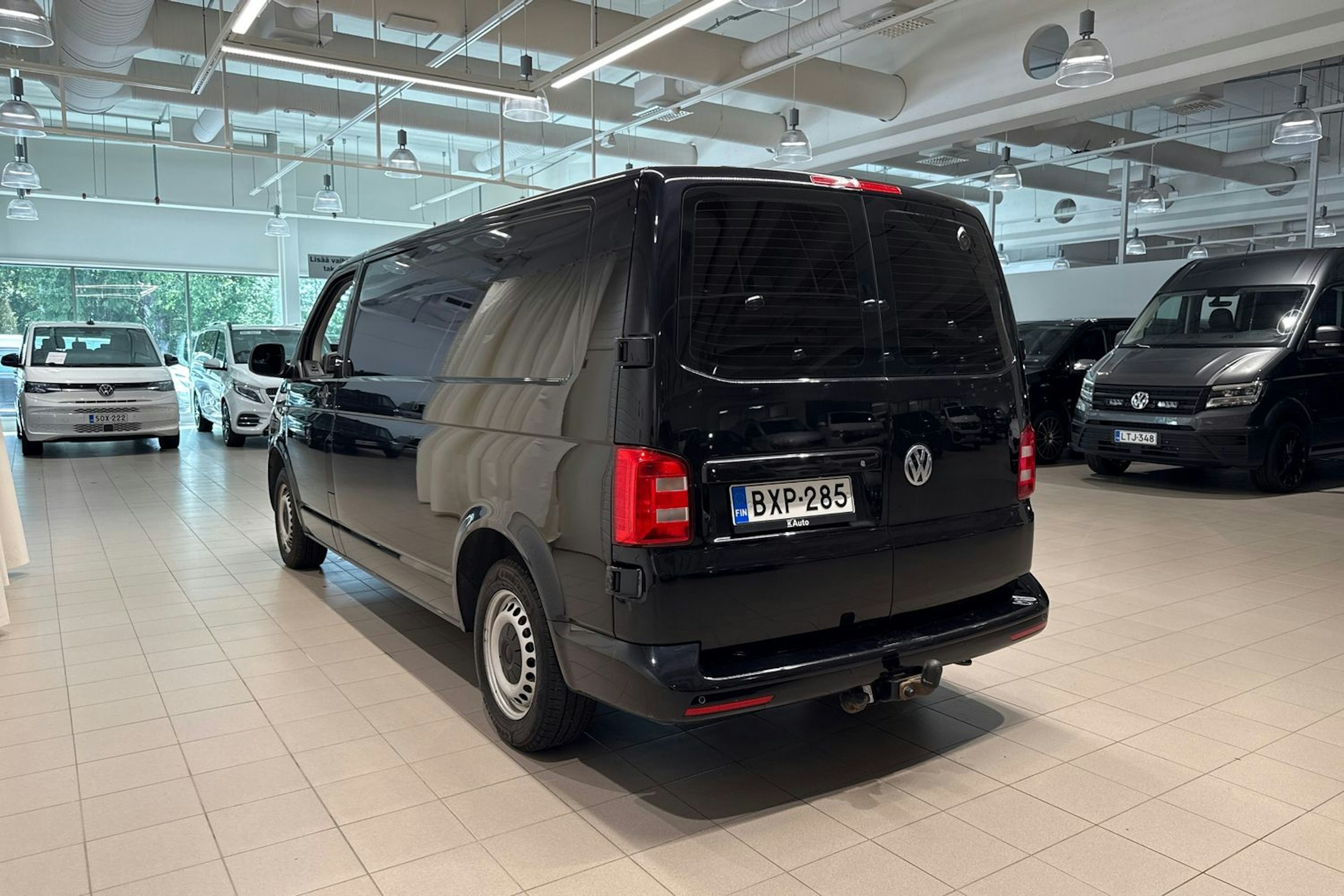 musta Volkswagen Transporter 2019 kuva 14.