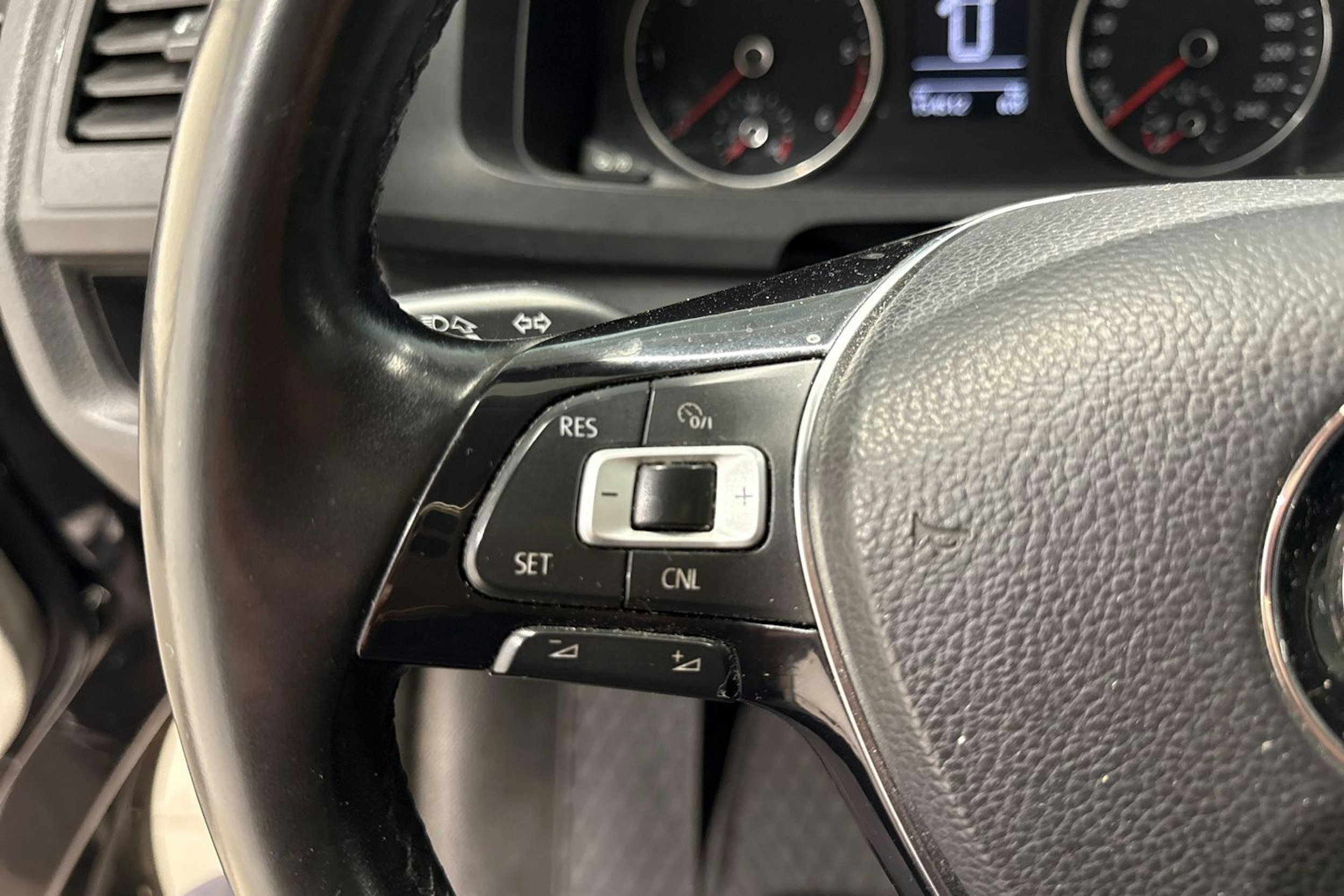 musta Volkswagen Transporter 2019 kuva 18.