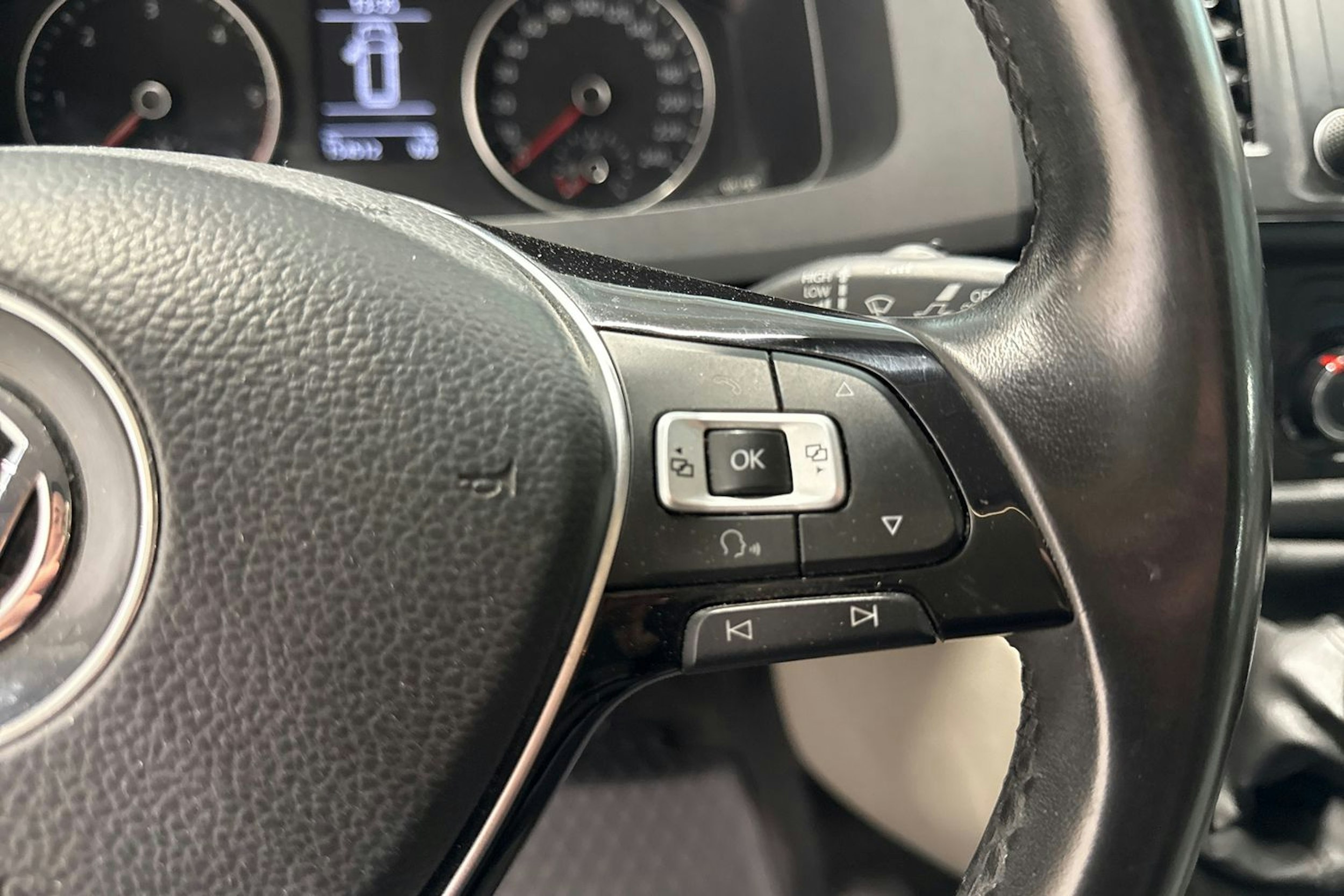 musta Volkswagen Transporter 2019 kuva 19.