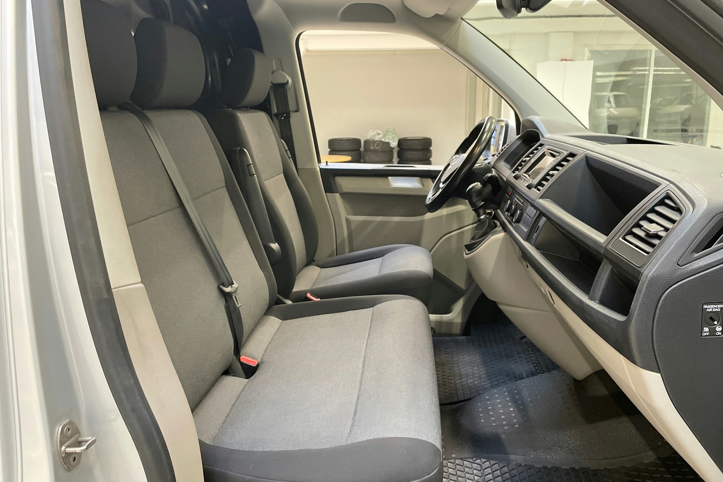 hopea Volkswagen Transporter 2019 kuva 8.