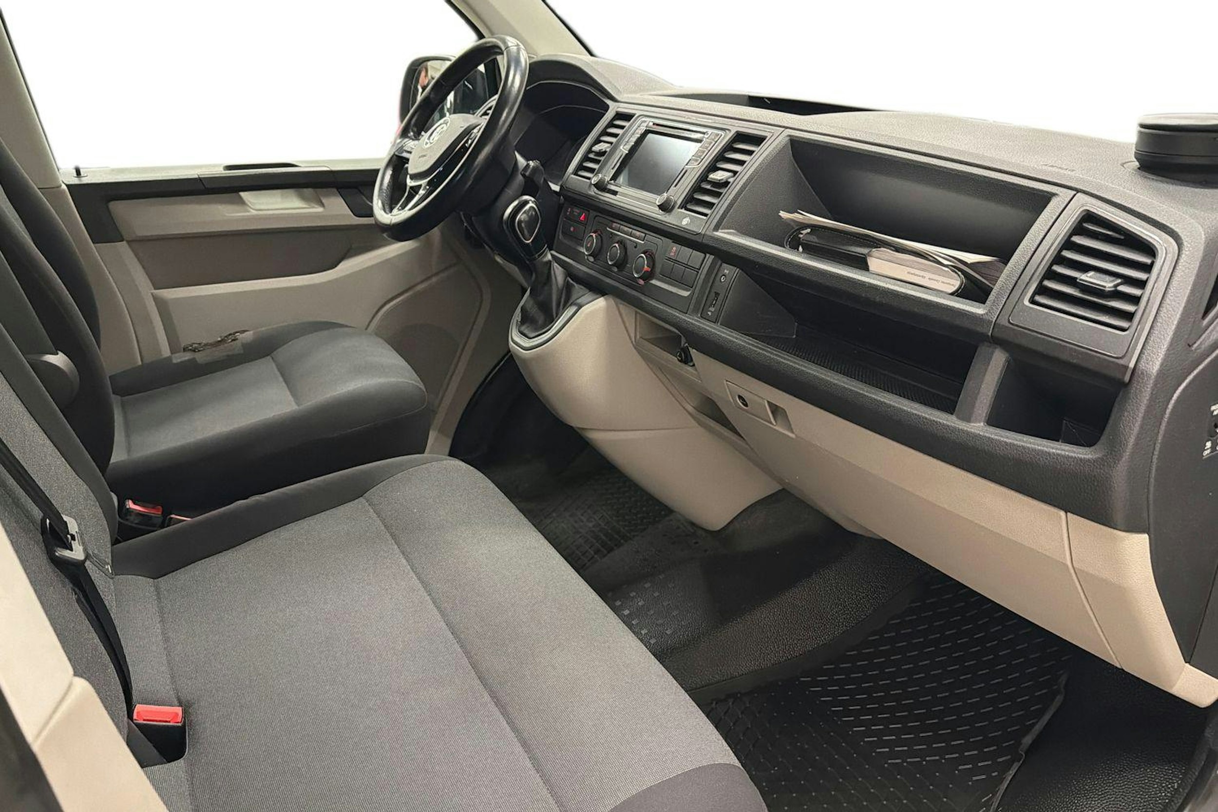 musta Volkswagen Transporter 2019 kuva 11.