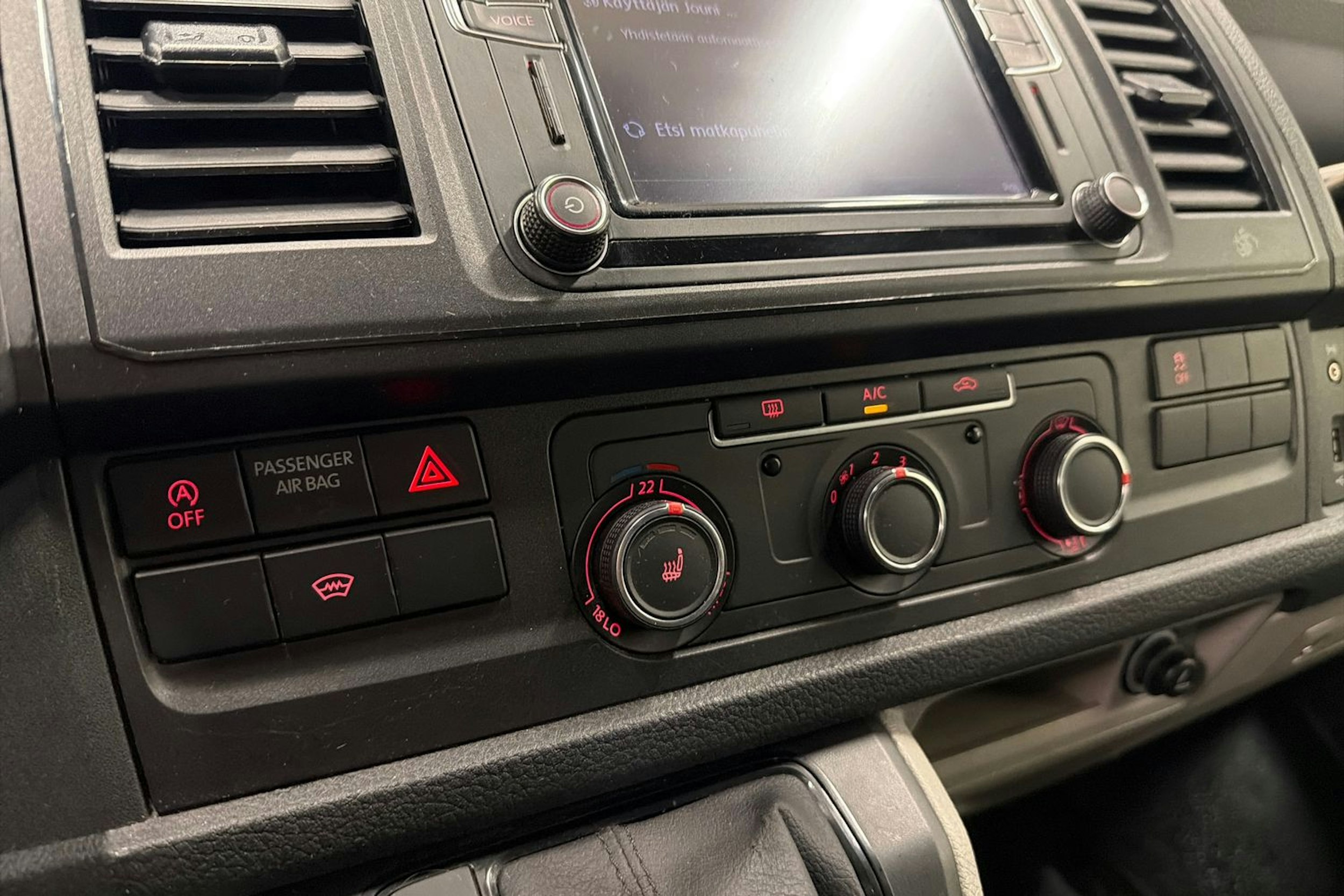 musta Volkswagen Transporter 2019 kuva 16.