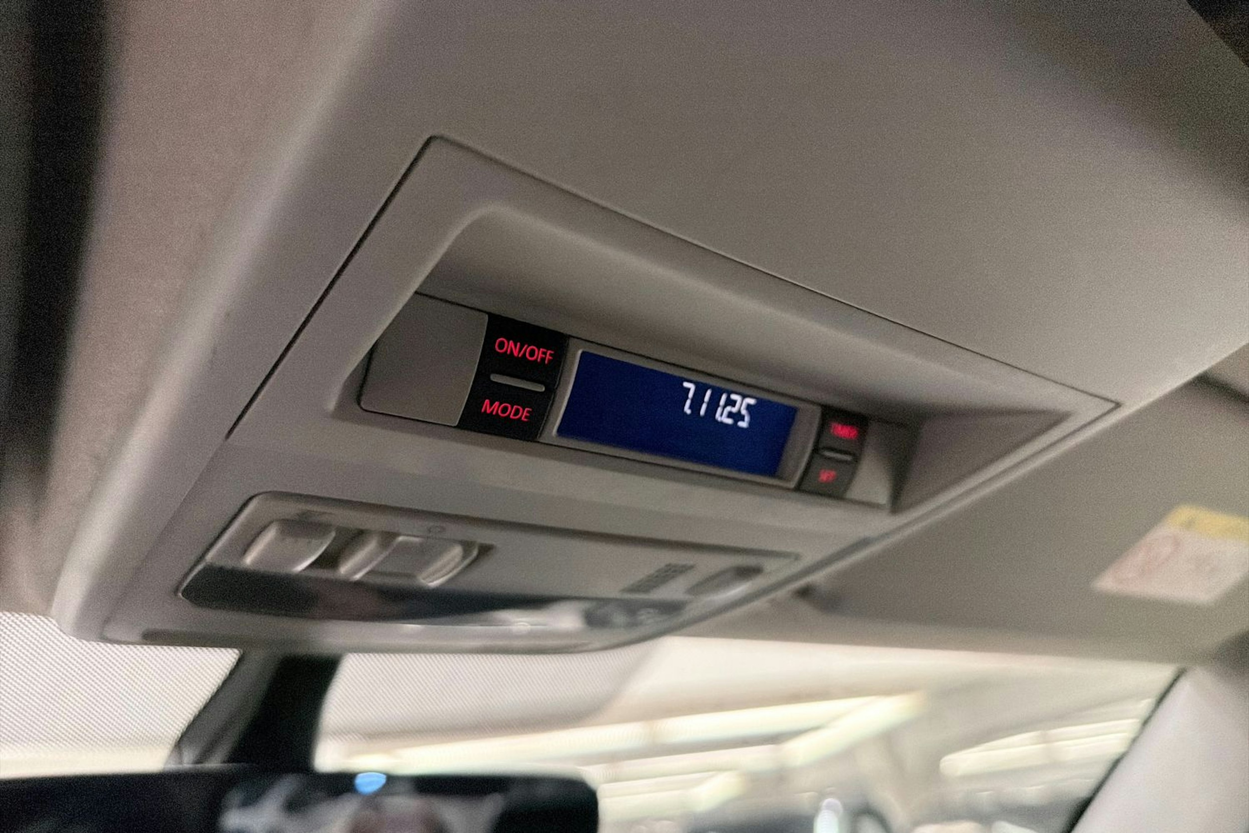 musta Volkswagen Transporter 2019 kuva 17.